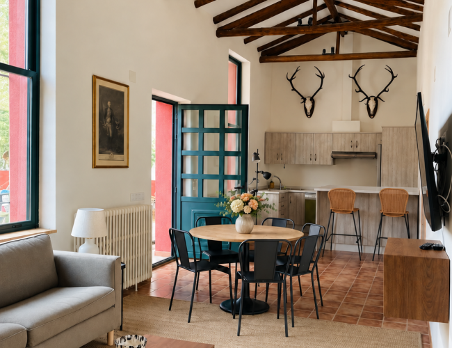 SALÓN COCINA CASA RURAL COQUILES